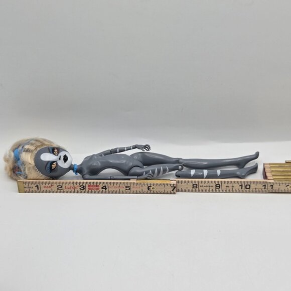 Monster High Zombie Shake Meowlody Doll 2011 OG Mattel Collectible - Picture 4 of 7